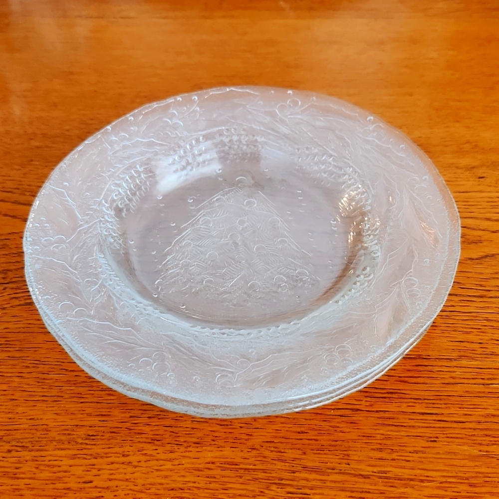 ARCOROC Christmas Tree Holly Salad Plates Set of 4 Excellent Condition